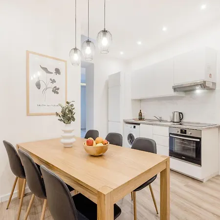 Luxe, Minimal 3dbr Apt-stunning New York Cafe View شقة *
